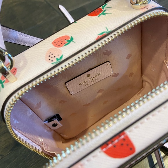 Kate Spade Wild Strawberry vanity crossbody - Picture 3 of 5